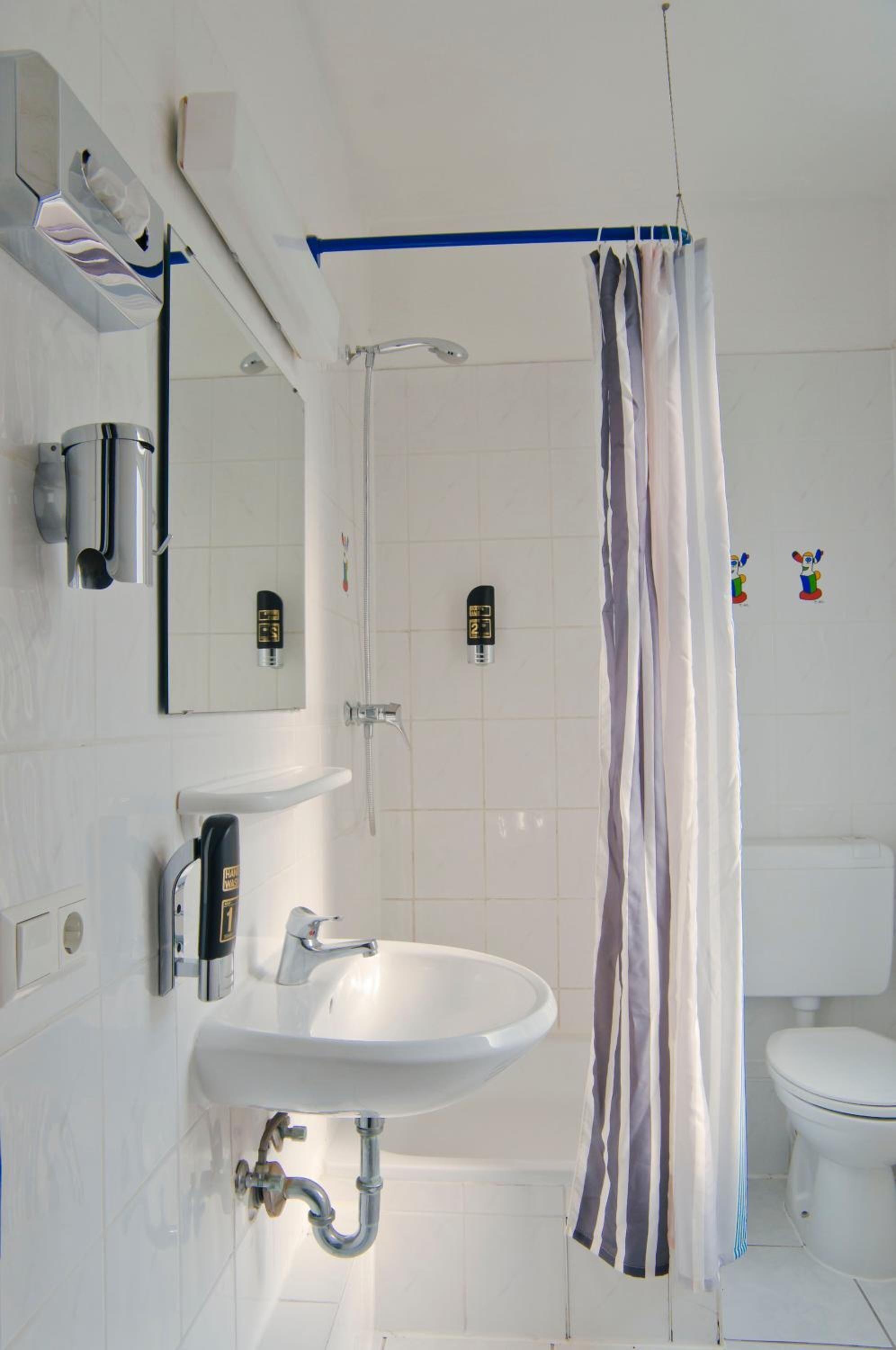 Quadruple Room Bathroom