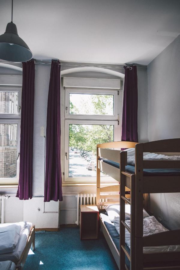 Vierpersoonskamer met Badkamer